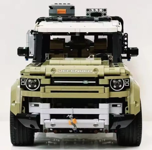 Конструктор Land Rover Defender 2573 деталей 42110L фото