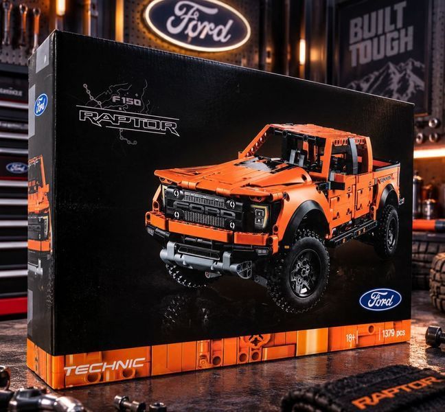 Конструктор Ford F150 Raptor 1379 деталей помаранчевий 42126L фото