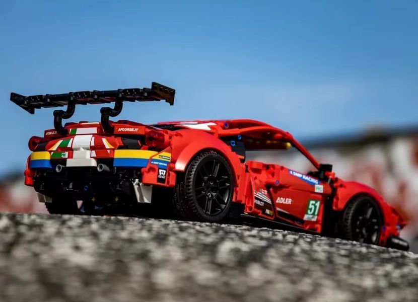 Конструктор Ferrari 488 GTE AF CORSE #51 (1677 деталей) 42125L фото